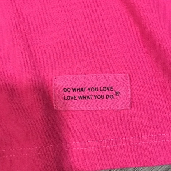 Life is Good “Love is Healthier than Kale” Pink V-Neck Screen Print T-Shirt - Picture 6 of 10